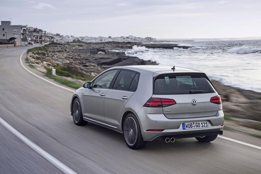  Volkswagen Golf GTD 5-Door 2017 года  (WW) (фото 15 из 58)